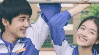 多年未见的初恋，突然联系我借钱，我竟不知如何是好