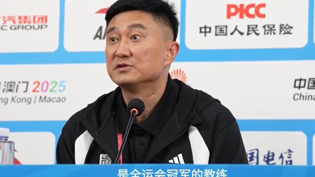 杨鸣赞广东阵容强大，杜锋捧杨鸣，辽粤场外隔空论战！