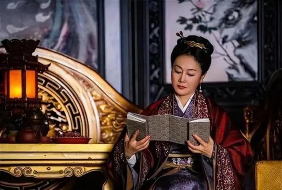 洪武十四年（1381年），朱元璋决心一统西南，派遣30万大军南征，傅友德为主帅，