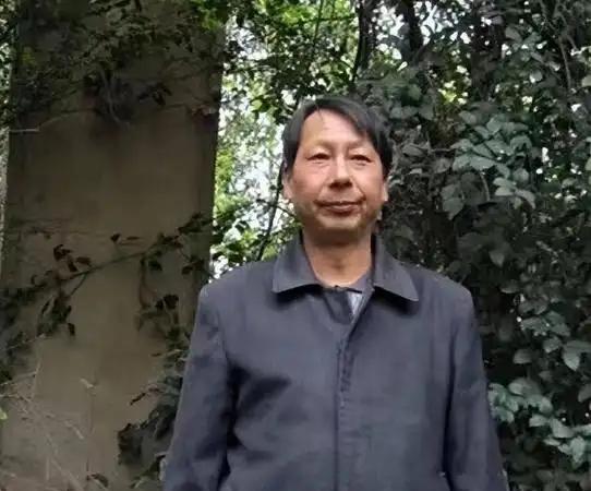1979年，何源海不幸中弹“牺牲”，被追记一等功，谁知两年后，他却回到了村子，但
