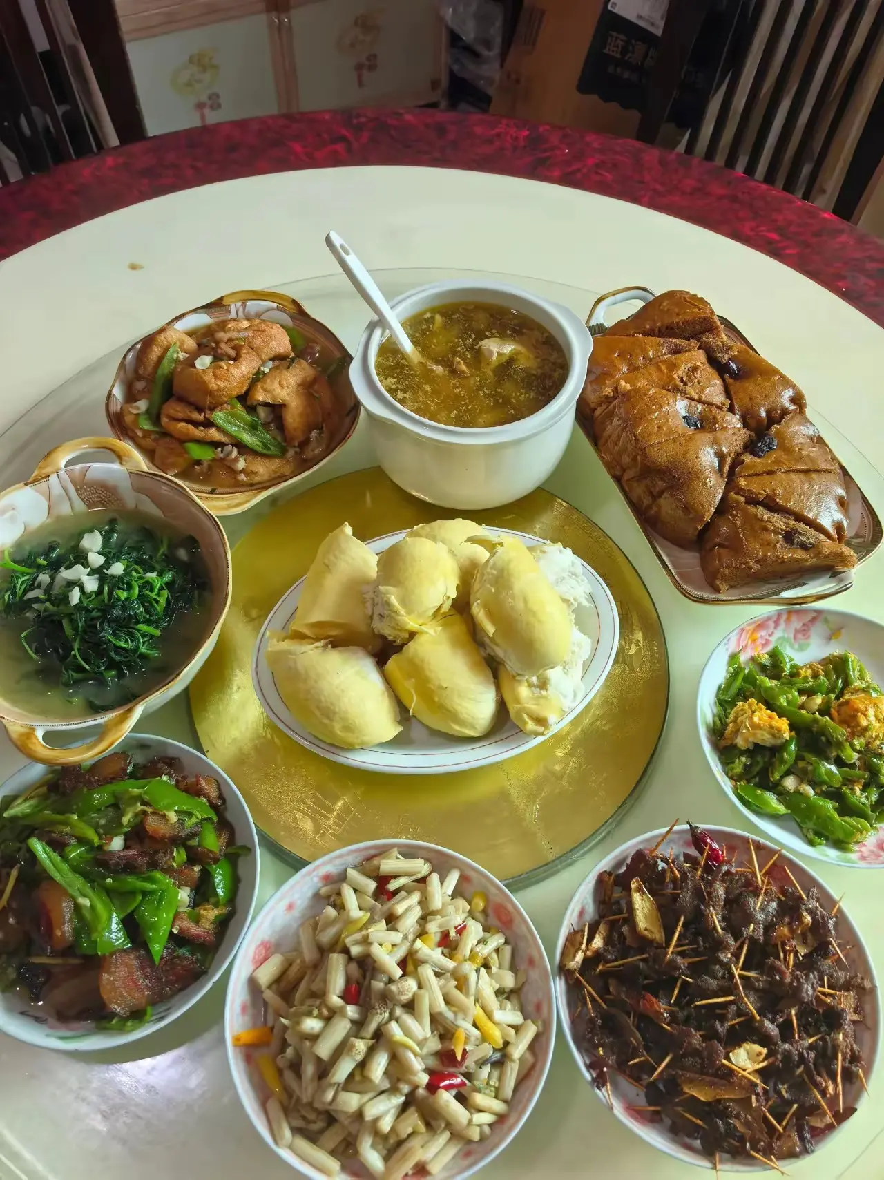 会做饭的女人，太勤快了，不敢发朋友圈， 怕有人看上我，说我适合过日子。
