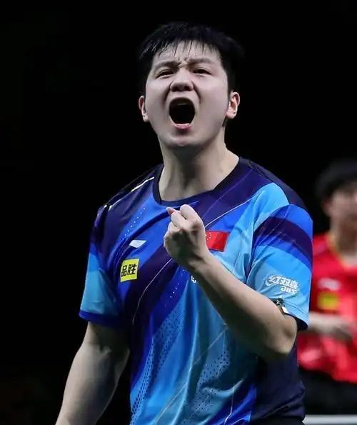 樊振东以雷霆之势3:0横扫薛飞！目前已经完成六连胜，状态越打越好，气势越打越强大