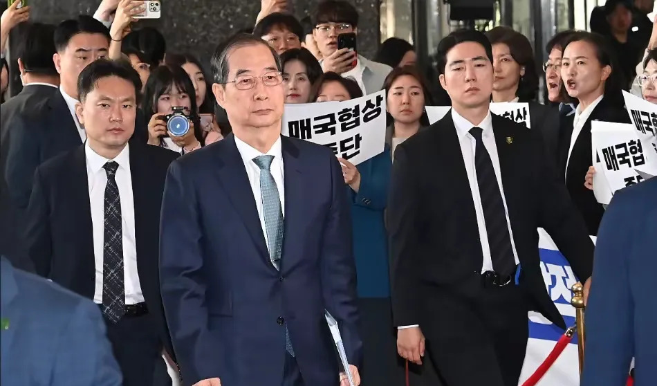 韩国政坛权力斗争引热议











韩国政坛，执政党和在野党，天天为了