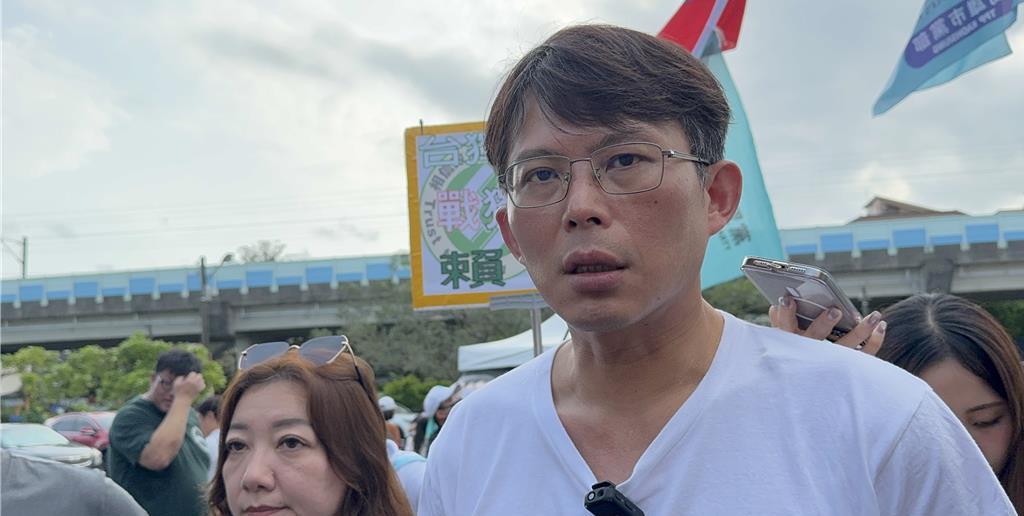 黄国昌响应罢免赖清德：执政成绩“一片惨白”
针对国民党主席朱立伦提出罢免赖清德的