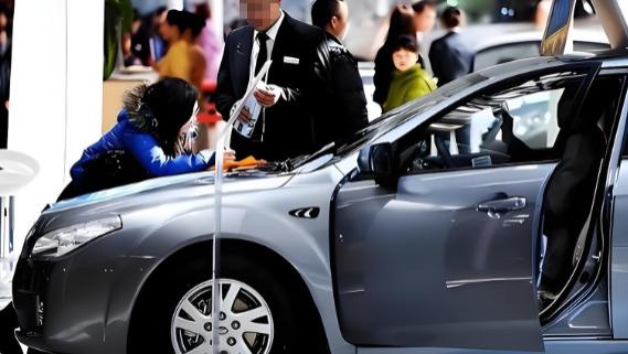 ?别再当冤大头！揭秘4S店最怕你知道的买车潜规则，省钱秘籍都在这