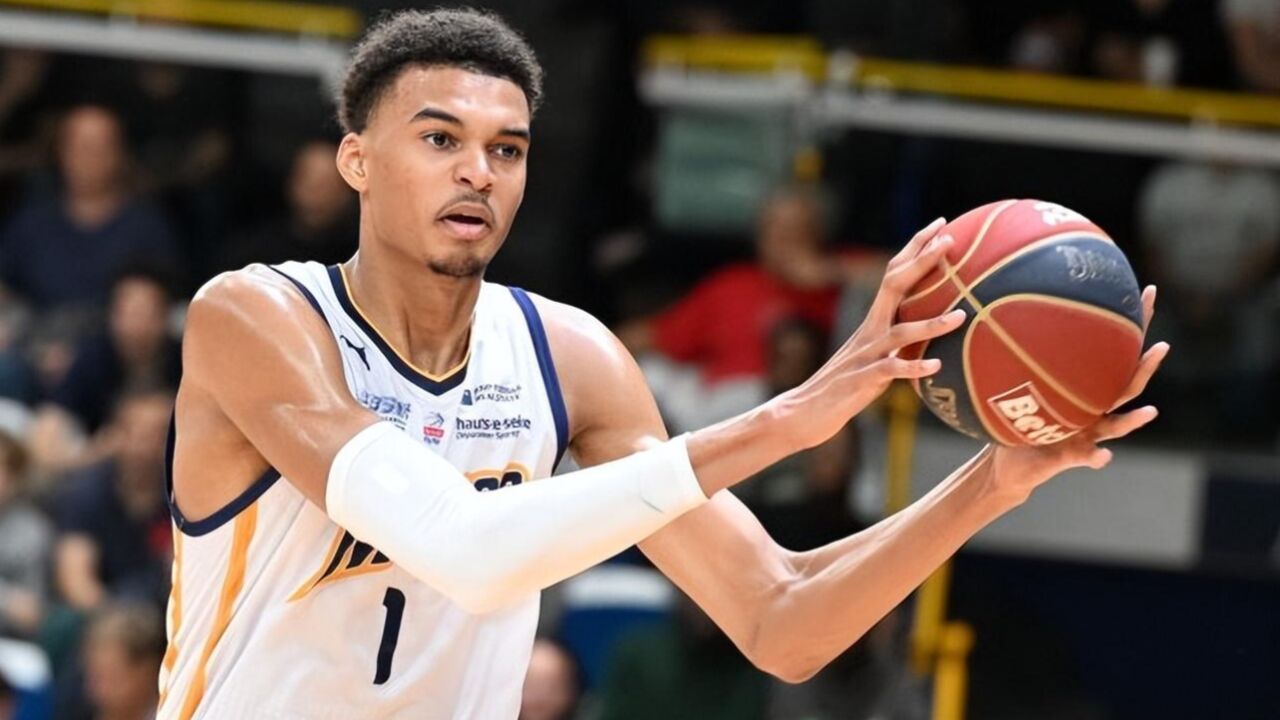 进化中的巨兽：文班亚马，正以中锋之躯重塑NBA门面的定义