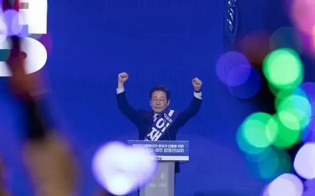 李在明今天正式宣誓！上班！！！！
今天（6月4日），韩国李在明宣誓就任韩国第21
