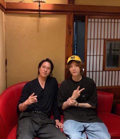 #鹿晗ins晒与山下智久合照# 鹿晗晒与日星山下智久合照。作为热衷极阴之国的内娱