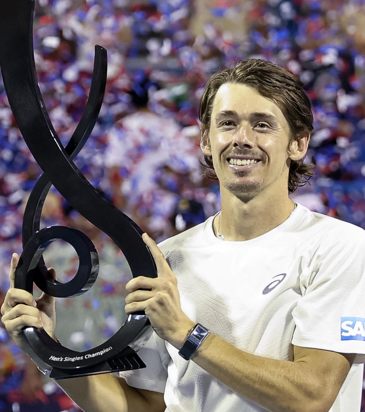 德米纳尔，谢谢弗基纳！
在自己的首次年终总决赛男单半决赛0-2不敌辛纳、惨遭13