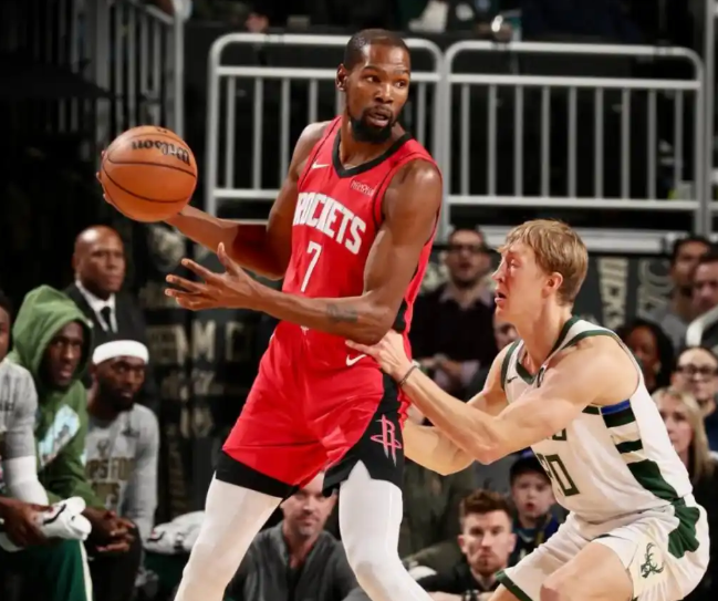 反复研究录像，终于知道原来杜兰特并没有明显下滑
杜兰特随着年龄下滑是必然的，这是