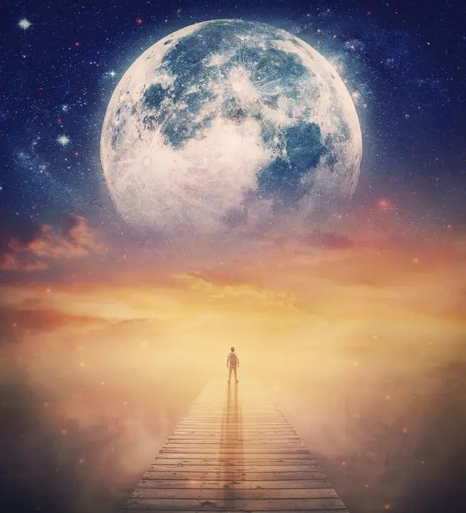 昨晚做了一个恐怖的梦[抓狂]
这是一个梦中梦，我在梦中梦到了我在睡觉。
因为现在