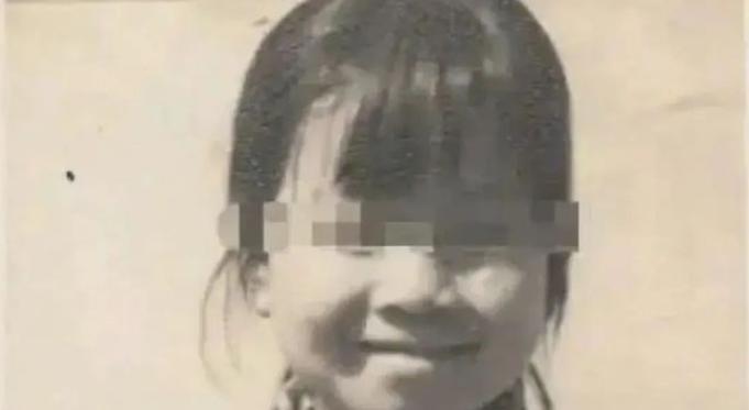 1990年，陕西一个13岁的小姑娘，用农药害死了亲生父母与9岁的弟弟，警察到达的