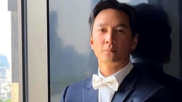 吴彦祖跨界教英语，一节课不到5块钱！网友：忙着看脸对练听力确