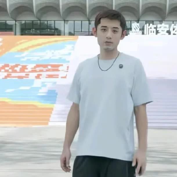 闫安说起“张继科杯”，句句大实话！
他说：看见科哥举办的比赛了，这才是乒乓人的