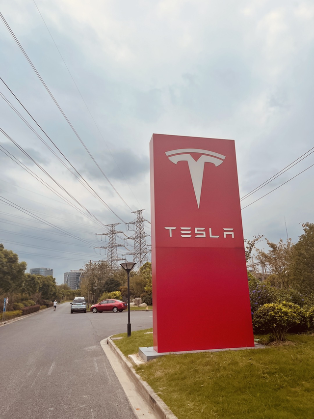 Y提车5天感想
找不出一点缺点，硬要找那就是家里无法安装充电桩，续航再多200公