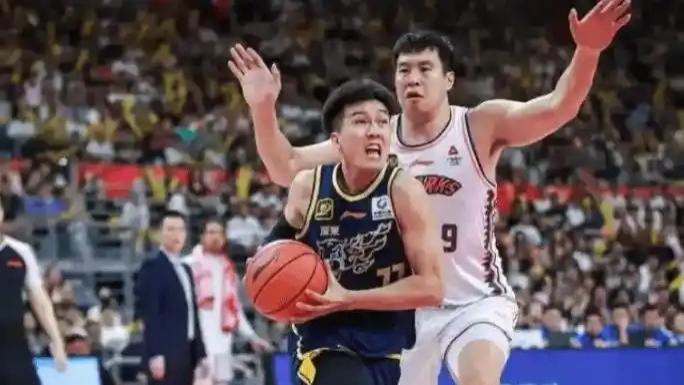 CBA3消息：广东黄荣奇离队，张宁拒绝北控报价，青岛段昂君手术成功