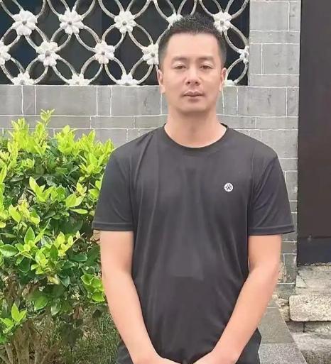 “历史最大金额！”四川，一位出租车司机夜间接到一位男乘客，不料，10块钱的车费，