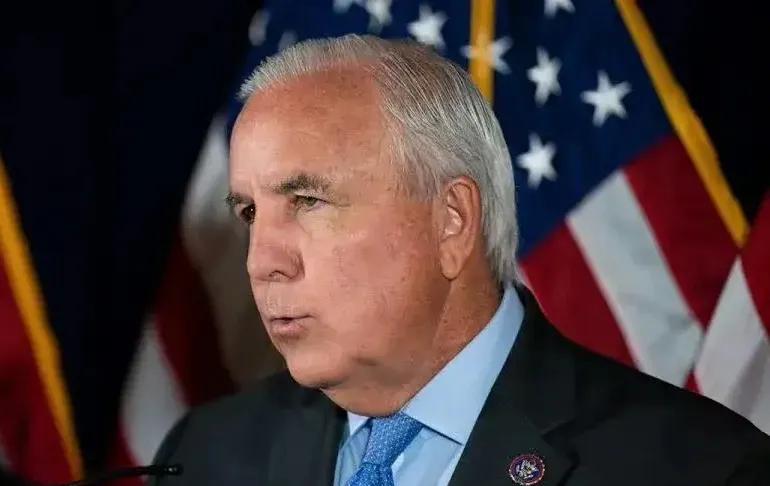 美国议员急眼了！美国议员希门尼斯公开表示，全世界者对东方大国的货物上瘾，这很可怕