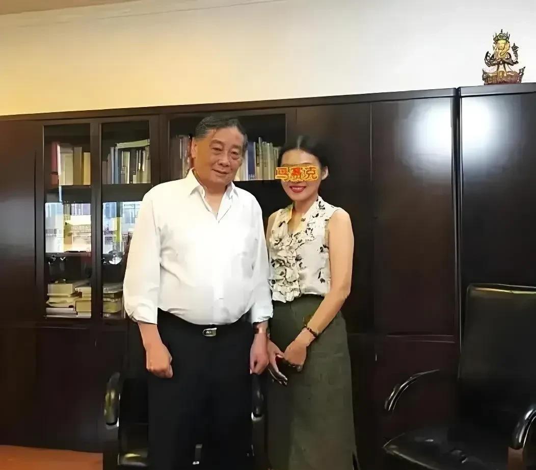 你的责任到底在哪里？在一次访谈中，杜建英大谈责任，她说经营企业获取最大的利润，因
