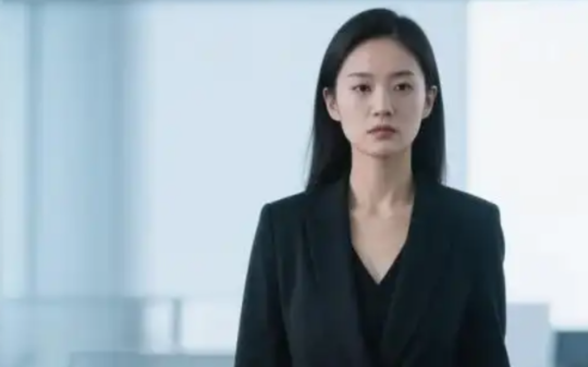 娶了兄弟的姐姐后，我天天和兄弟在一起玩，她姐生气了