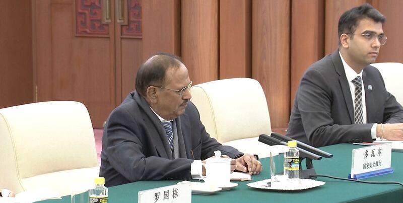 玩不转了，印度发现还是中国靠谱，高层上门示好，向中国说了一堆漂亮话
据《外交部官