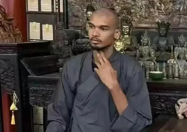 闭关修炼10天，文班亚马乃少林寺最“高僧”
在中国行游玩长城后，文班亚马参观了嵩