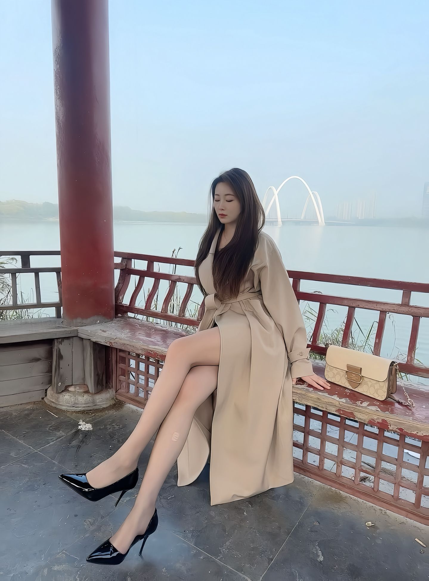 看你这个妮儿长的怪带劲嘞