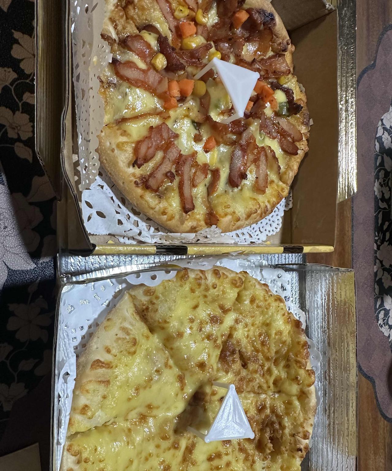 [我想静静][我想静静][我想静静]
晚上发誓不吃晚饭减肥，熬到八点心思晚饭可以