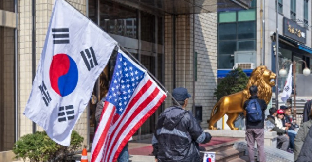 韩国街头反华，叫中国人“滚回去”！











真是活久见！韩国街头突
