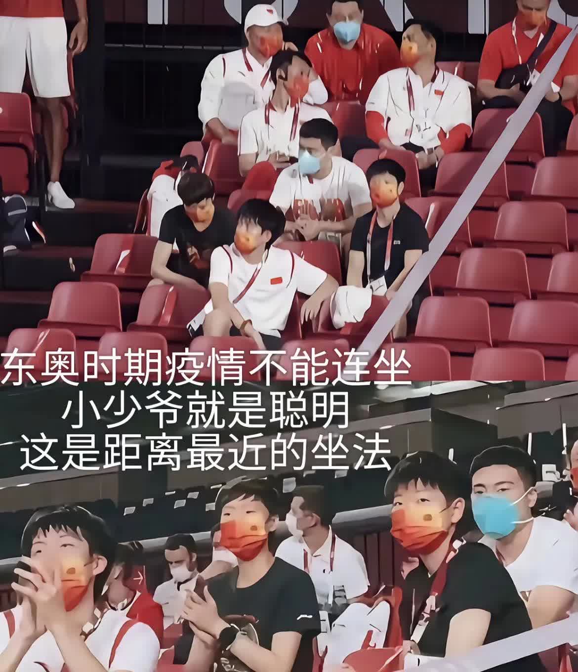从这个座位和坐姿也能看出俩人很熟
一起加油
一起成长
一起进步
一起拿大