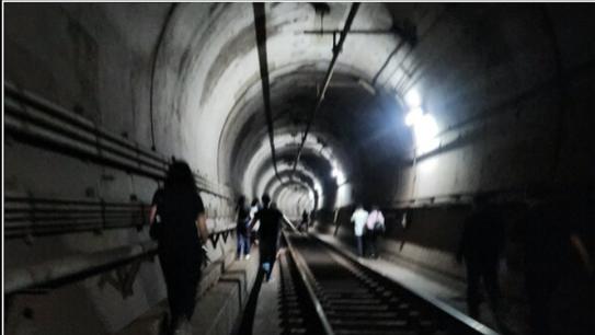 韩媒：首尔地铁列车疑遭纵火　1人被捕