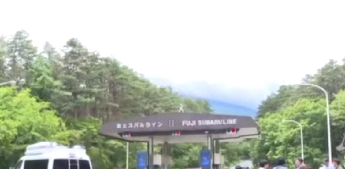 富士山出事游客受伤











天哪！谁能想到，来日本富士山好好旅游，