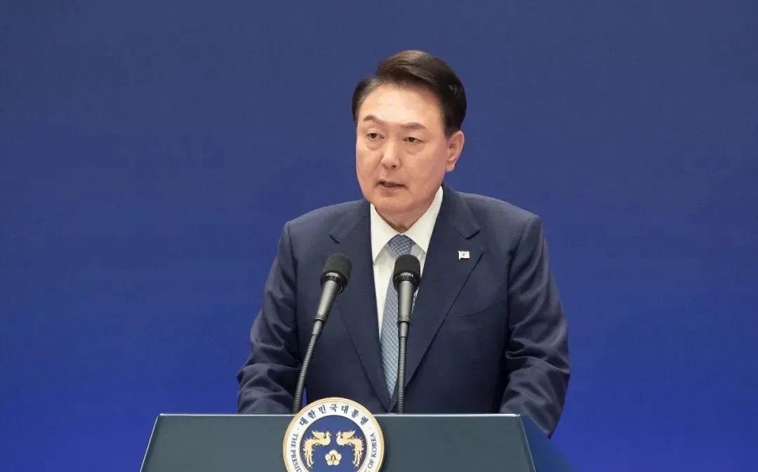 韩国执政党接受法院判决





韩国政坛这是要玩儿哪一出？前脚尹锡悦刚从拘留所