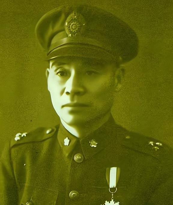 1950年，顾祝同刚坐上飞机，赵龙文手拿文件大声喊道：“不能起飞，不能起飞”，顾