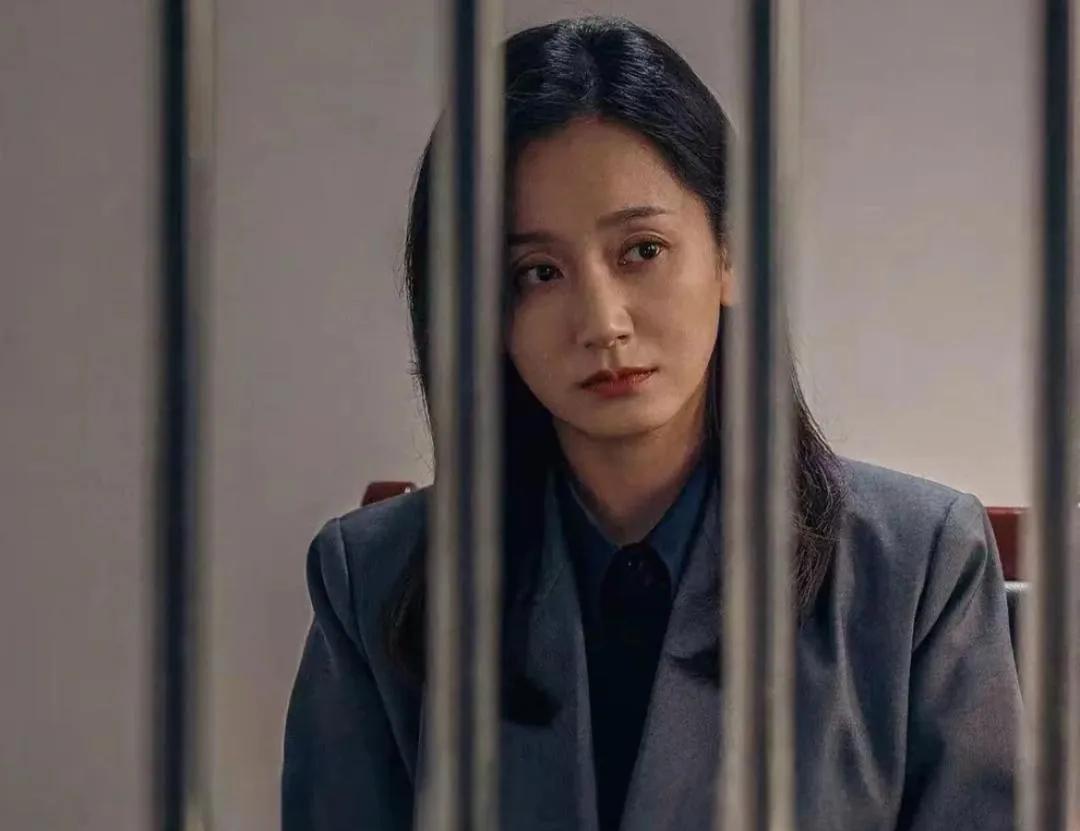 谁都以为张文菁在郑雅萍的力邀下重出江湖，总得带点雷霆万钧的气势。观众攥着拳头等着