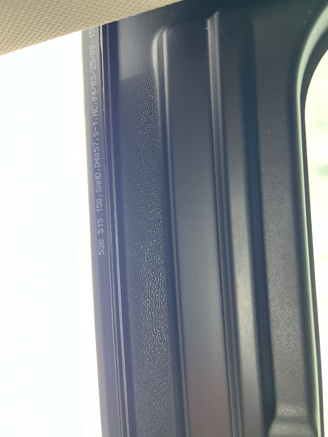 别克君威天窗漏风漏水
各位车友，知道你们的天窗漏风，到达一定速度呼呼的响，特别是