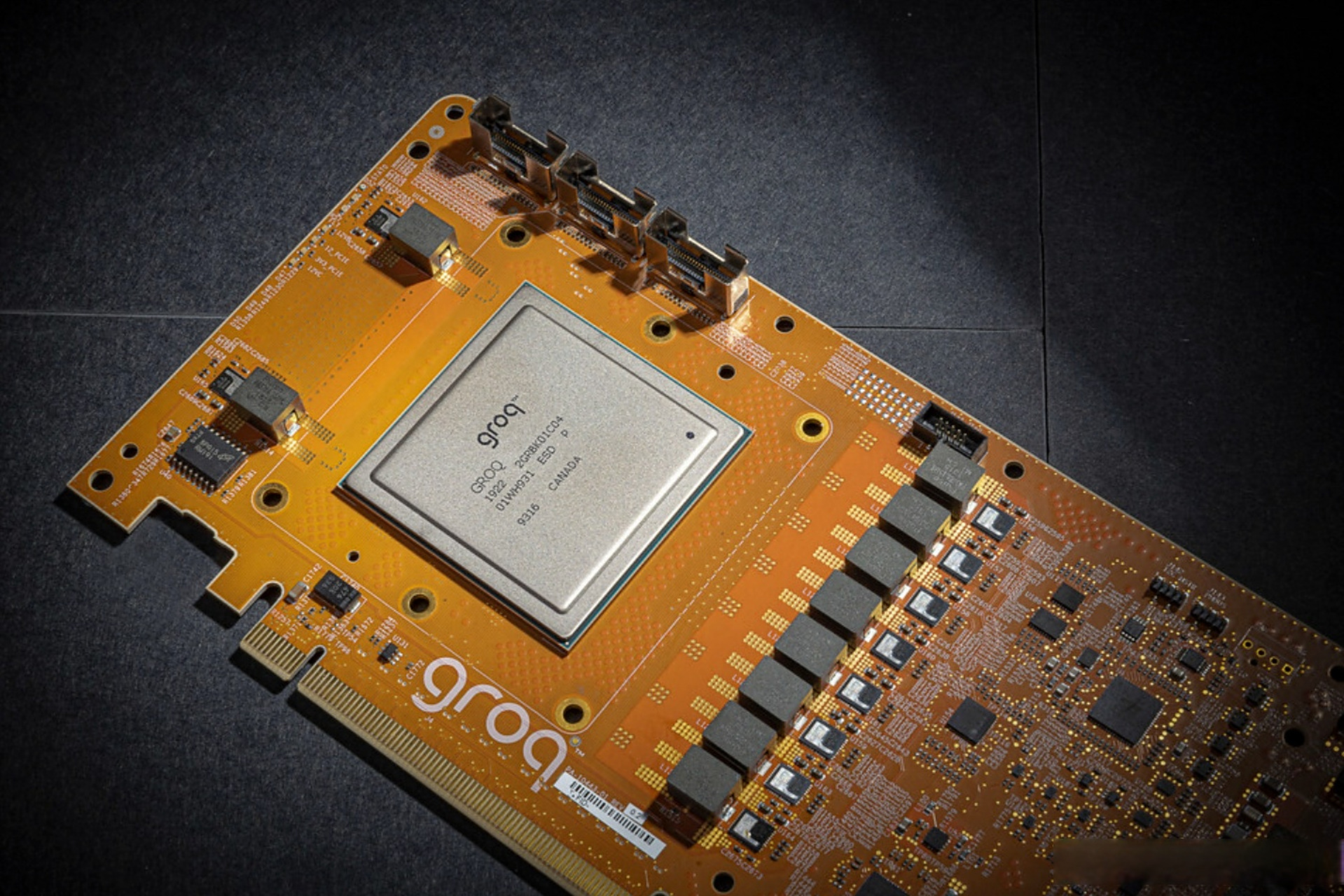 大反转！

三星彻底发飙，2nm订单目标暴涨130%，正面硬刚台积电！

202