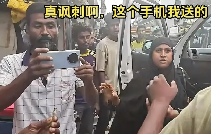 一堆孟加拉人等着中国人去拍他们。
为啥呢？因为那可以让他们一夜暴富。
中国人人傻
