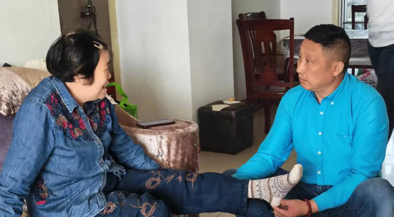 仁爱是中国人和平相生的底色，形成关爱老人氛围，有利于构建互帮互助的美好社会。
