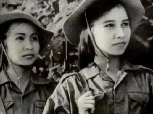 1979年，黄干宗被俘，等他醒来时，却发现抓他的是两个越南女兵，而更让他吃惊的是