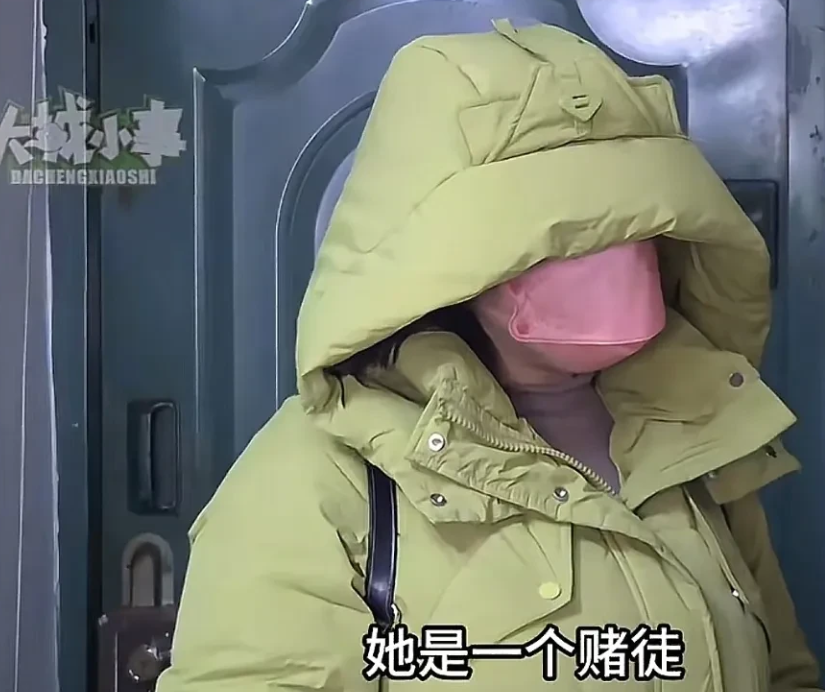 重庆，女子卖掉房子，帮母亲还了25万赌债，可没过一年，母亲又说自己找别人借款5万