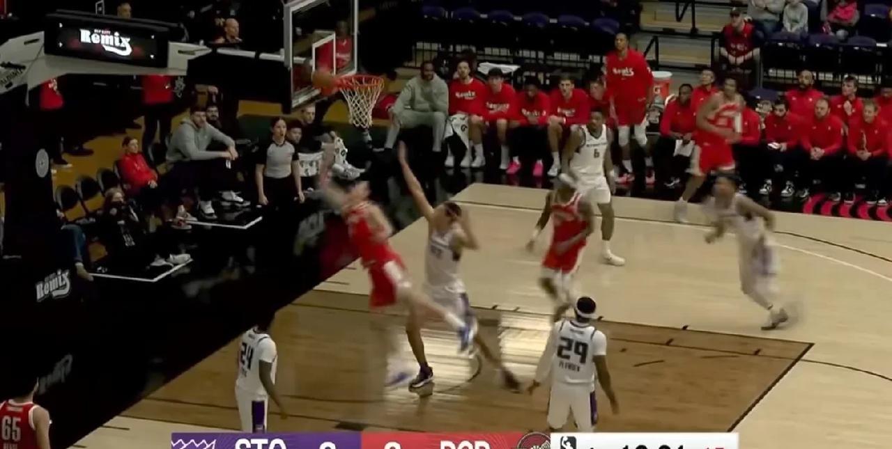 杨瀚森18+10+4率队战胜国王！
杨瀚森这场比赛打的依旧丝滑轻松，发展联盟的比