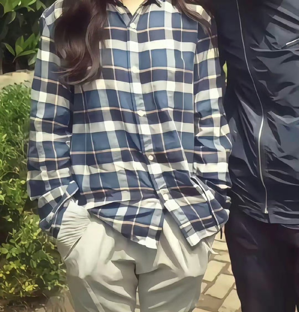 要是遮住脸，完全就是木讷的直男穿搭
