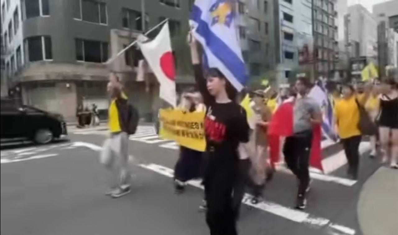 当今世界两极分化，多边主义对抗单边主义，美国人奉行单边主义，支持以色列的人就支持