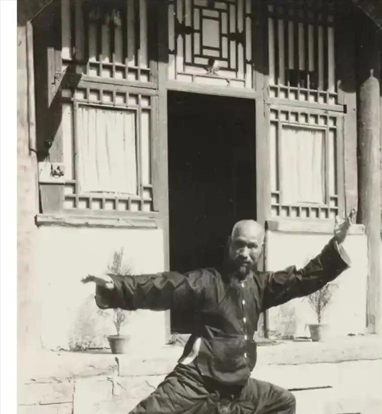 [大侦探皮卡丘]1936年柏林奥运会上的武术表演，让一个来自河南许昌的武师寇运兴