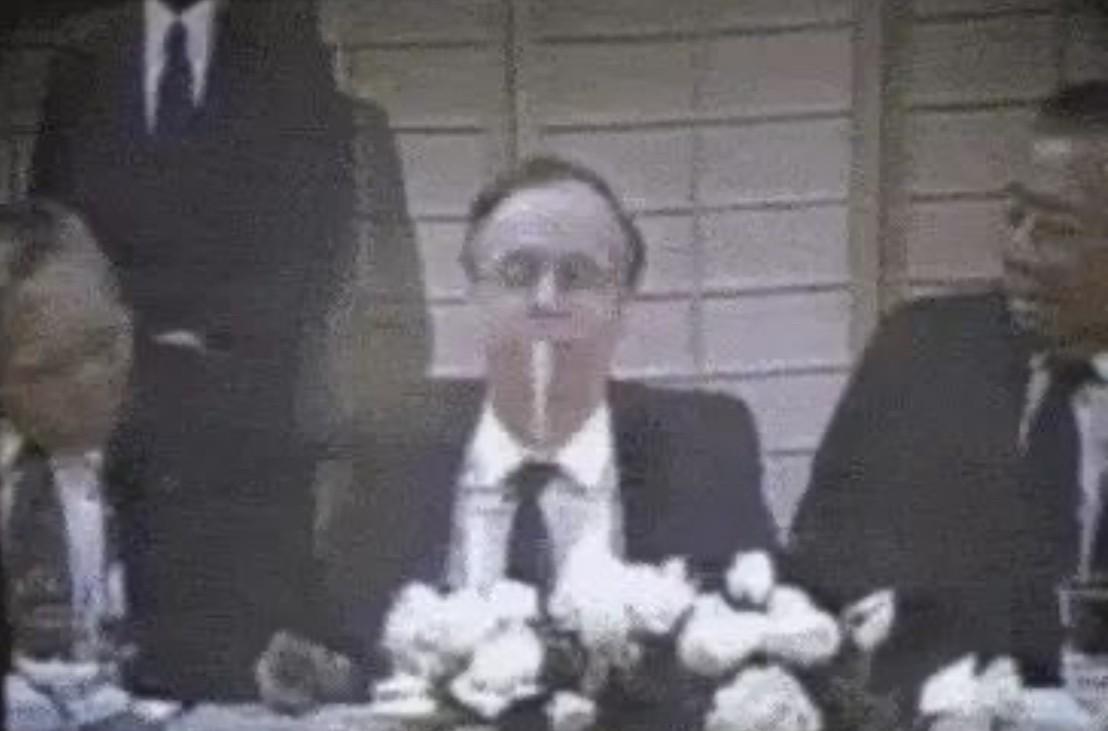 1992年1月8日，美国总统老布什在东京参加日方准备的国宴时日式料理精髓的“生鲑
