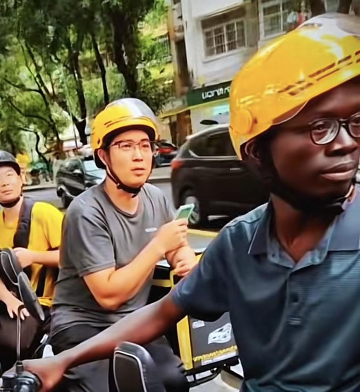 别怀疑人家是非法务工，人家可是名副其实的汉族！
我都见了几个了，就是标汉族，主要