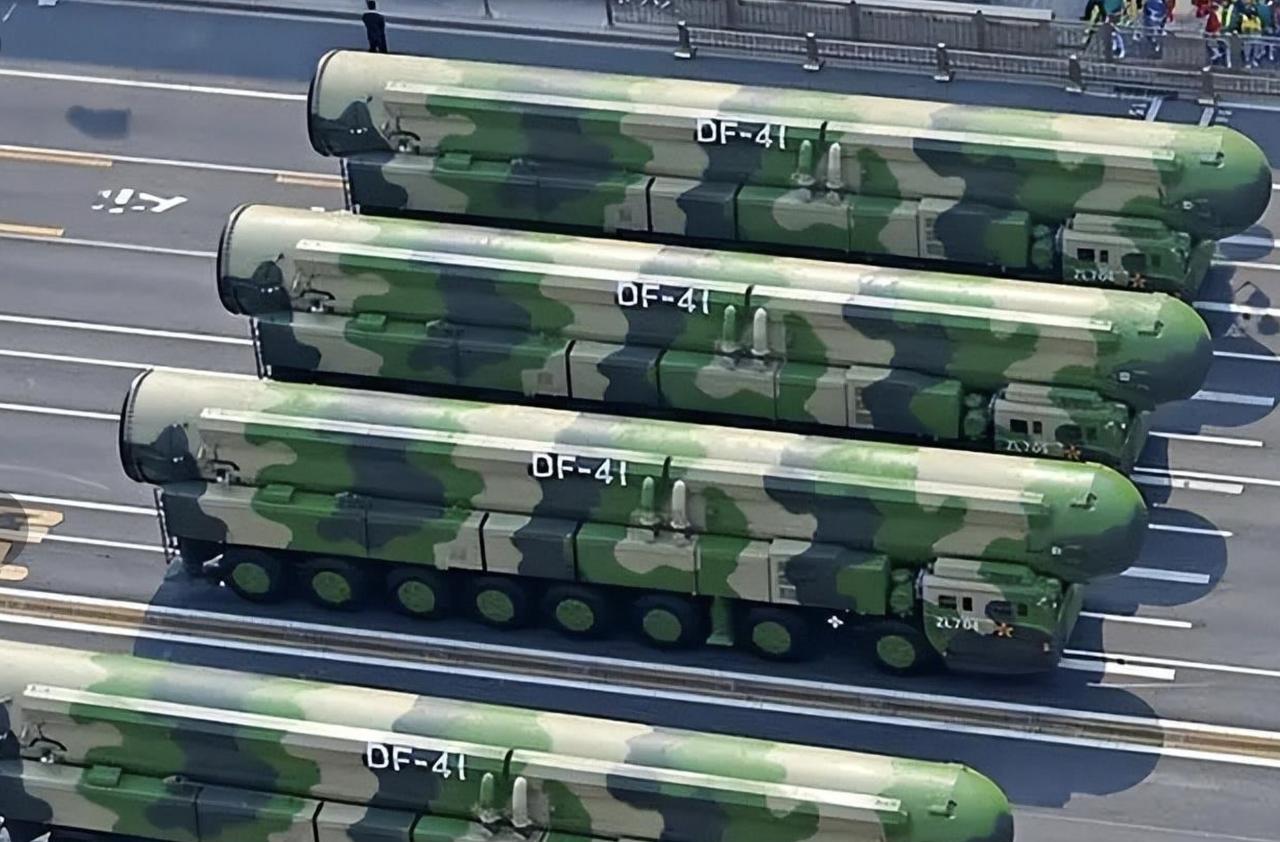 当东风-41的参数公开之后，所有的军迷都认为，东风-51来了。但是，东风-61出