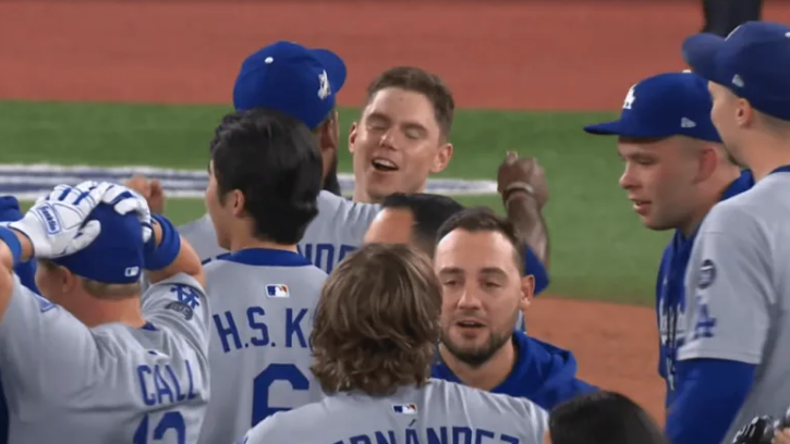 东契奇看MLB发推：无与伦比的抢七大战，祝贺洛杉矶道奇
虎扑11月02日讯 ML