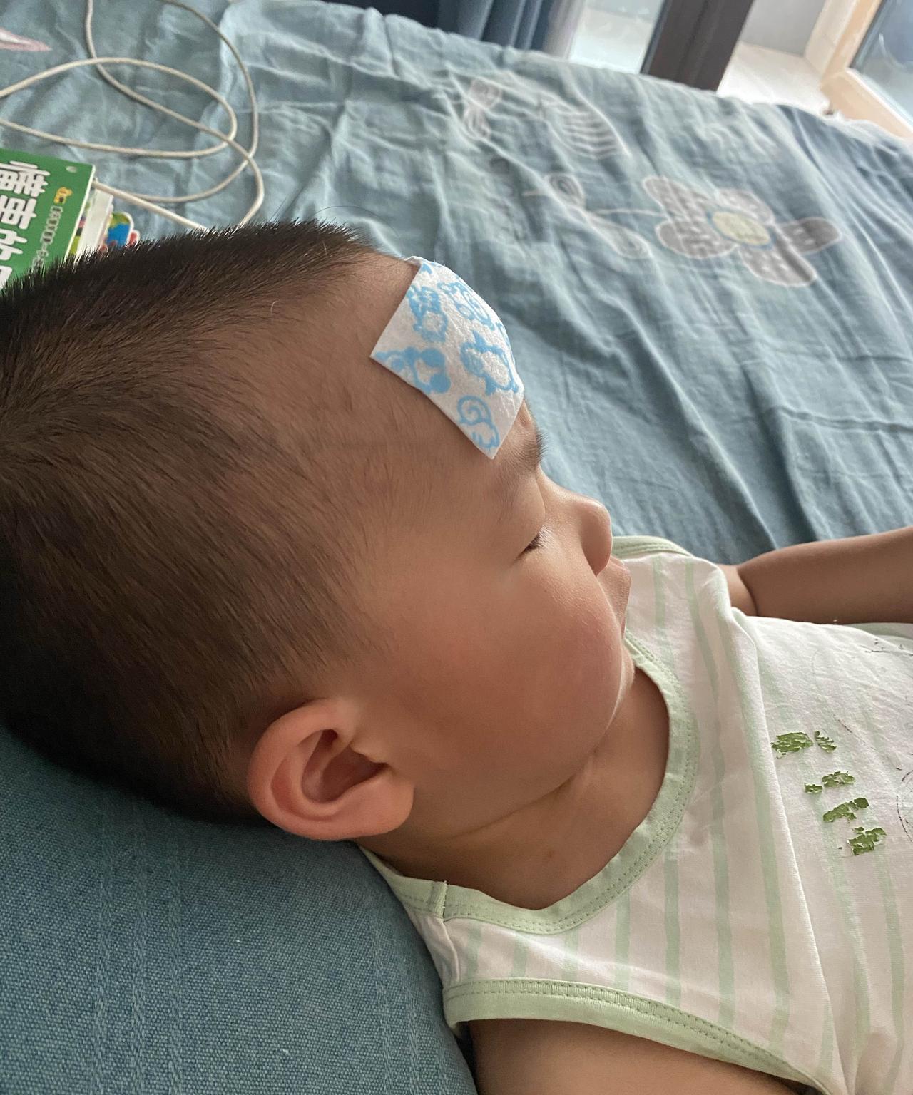 带孩子最头疼的事
不是吃什么喝什么，
就怕会生病，
孩子生病，大人心疼，
孩子遭